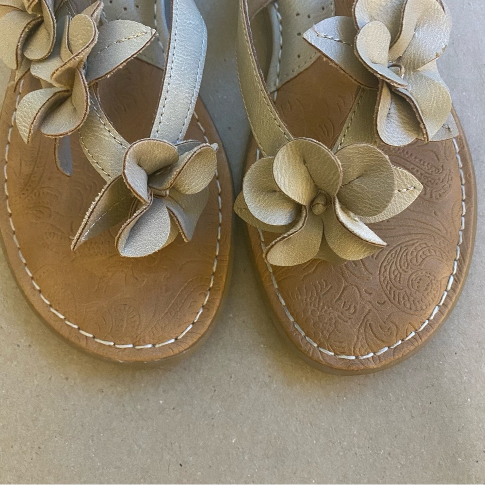 b.o.c. Tan and Brown Floral Sandals 8M GUC - Picture 7 of 8